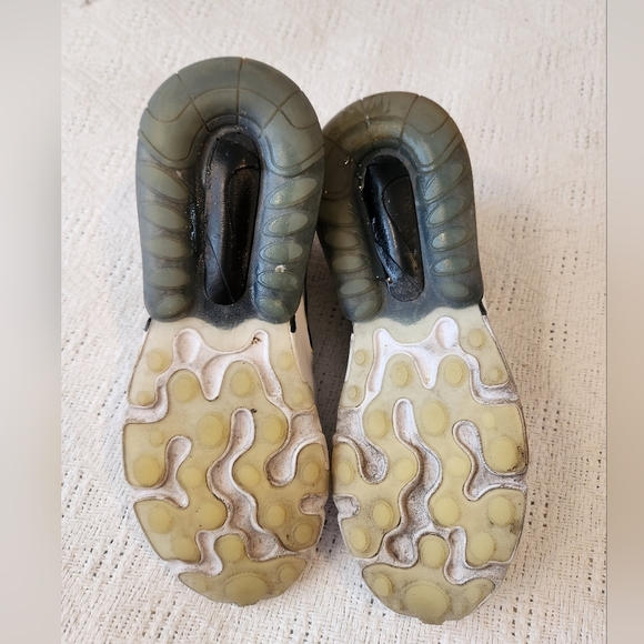 Women's Nike Air270 React Size 8 - Picture 7 of 9